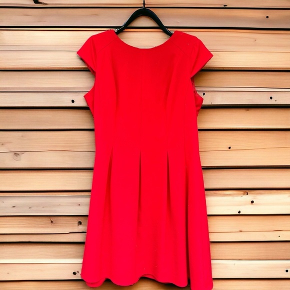 CB Women’s Red Cap Sleeve Fit & Flare Dress – Size 14 Petite | Classic Elegance - Picture 3 of 4
